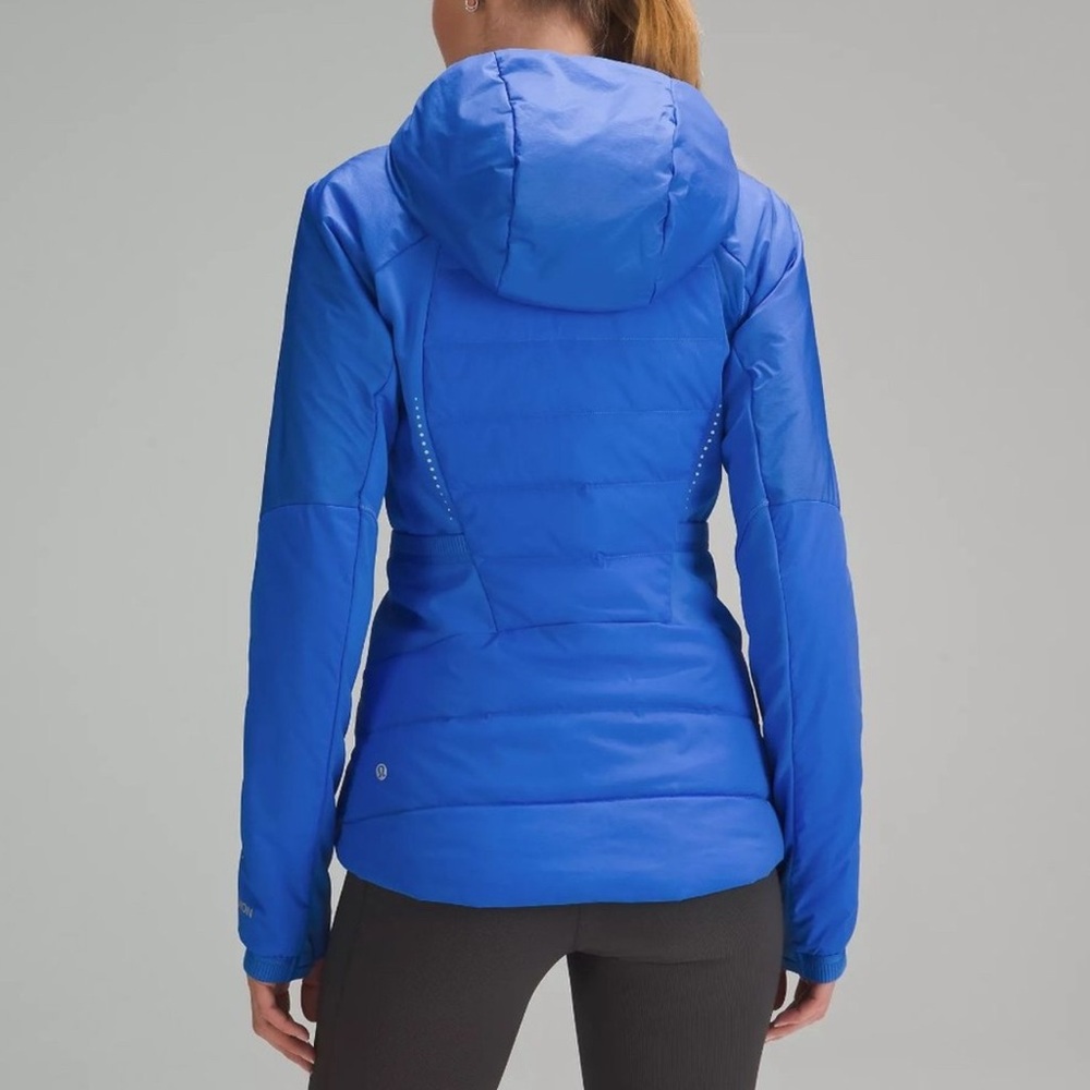Lululemon Down For It All Jacket size 8 Pipe Dream Blue EUC - Picture 6 of 16
